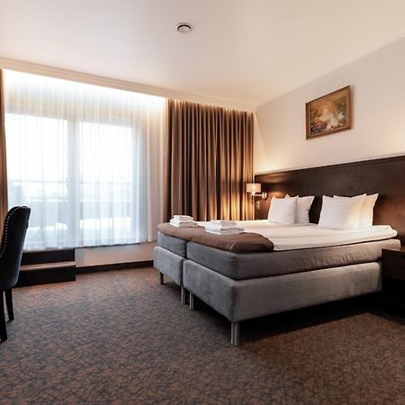 Adoryal Hotell Талин Екстериор снимка