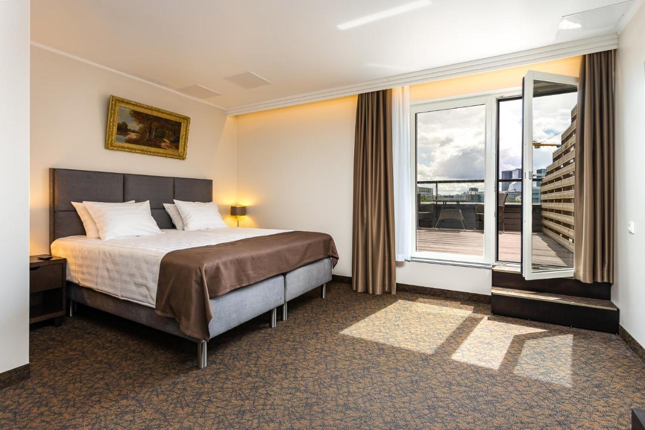 Adoryal Hotell Талин Екстериор снимка