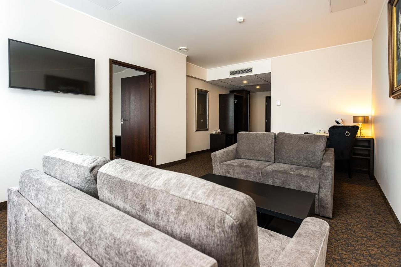 Adoryal Hotell Талин Екстериор снимка