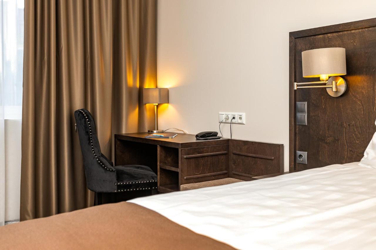 Adoryal Hotell Талин Екстериор снимка