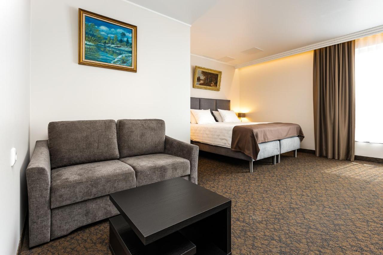 Adoryal Hotell Талин Екстериор снимка