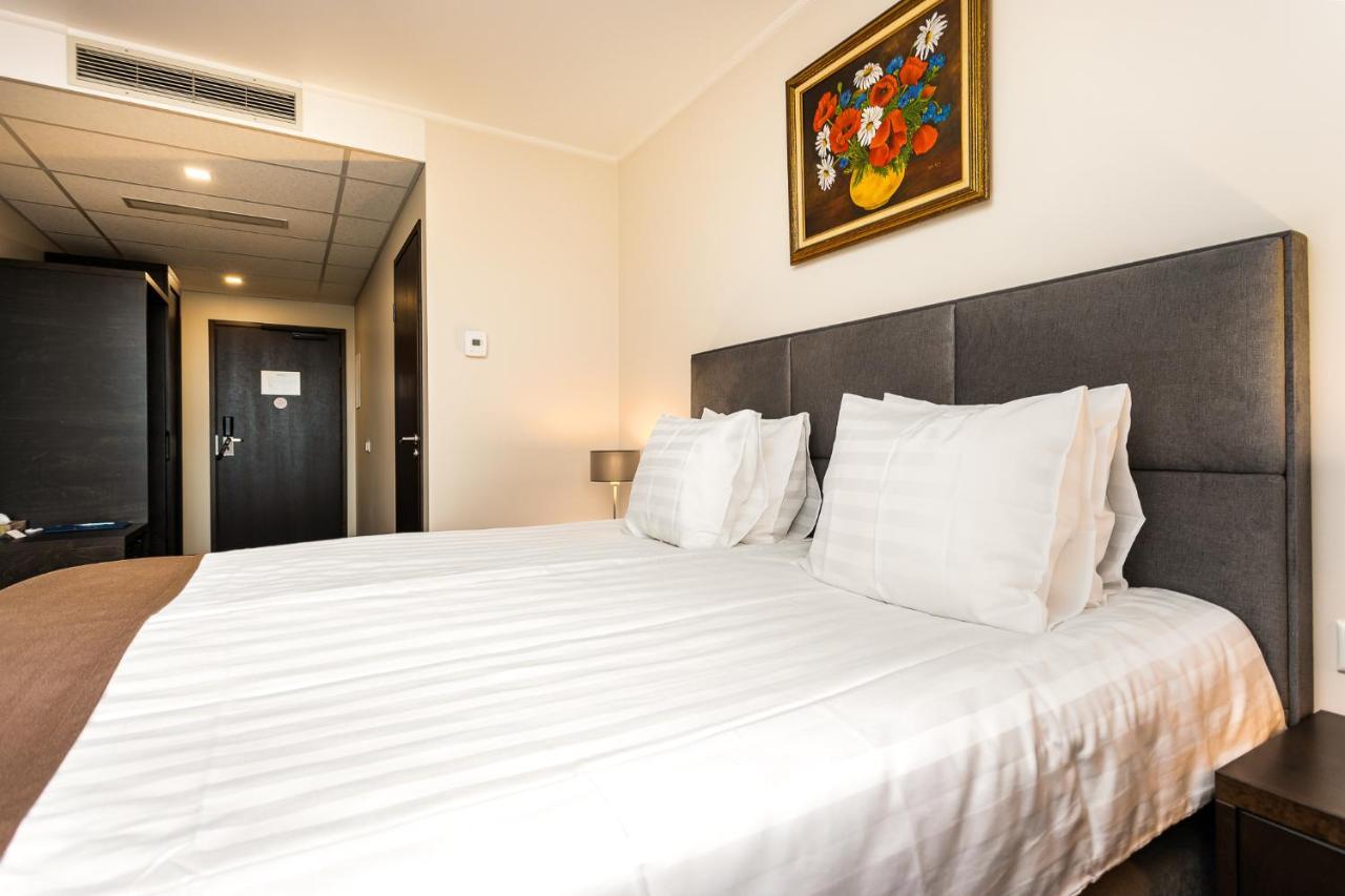 Adoryal Hotell Талин Екстериор снимка