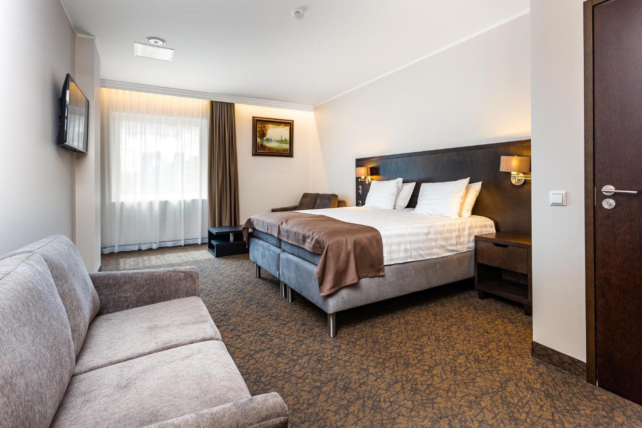 Adoryal Hotell Талин Екстериор снимка