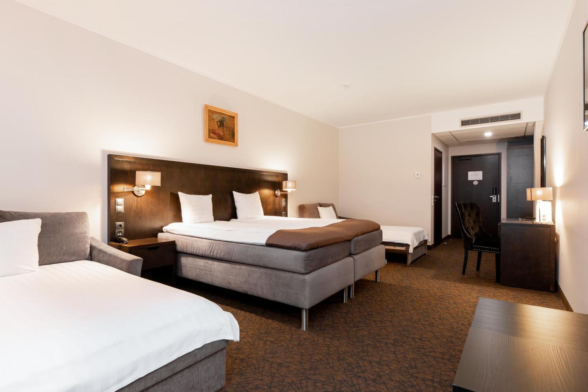 Adoryal Hotell Талин Екстериор снимка