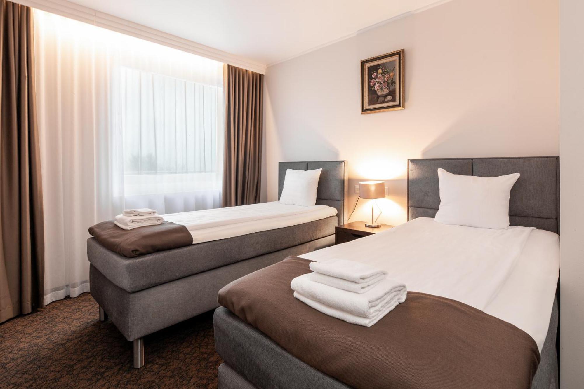 Adoryal Hotell Талин Екстериор снимка