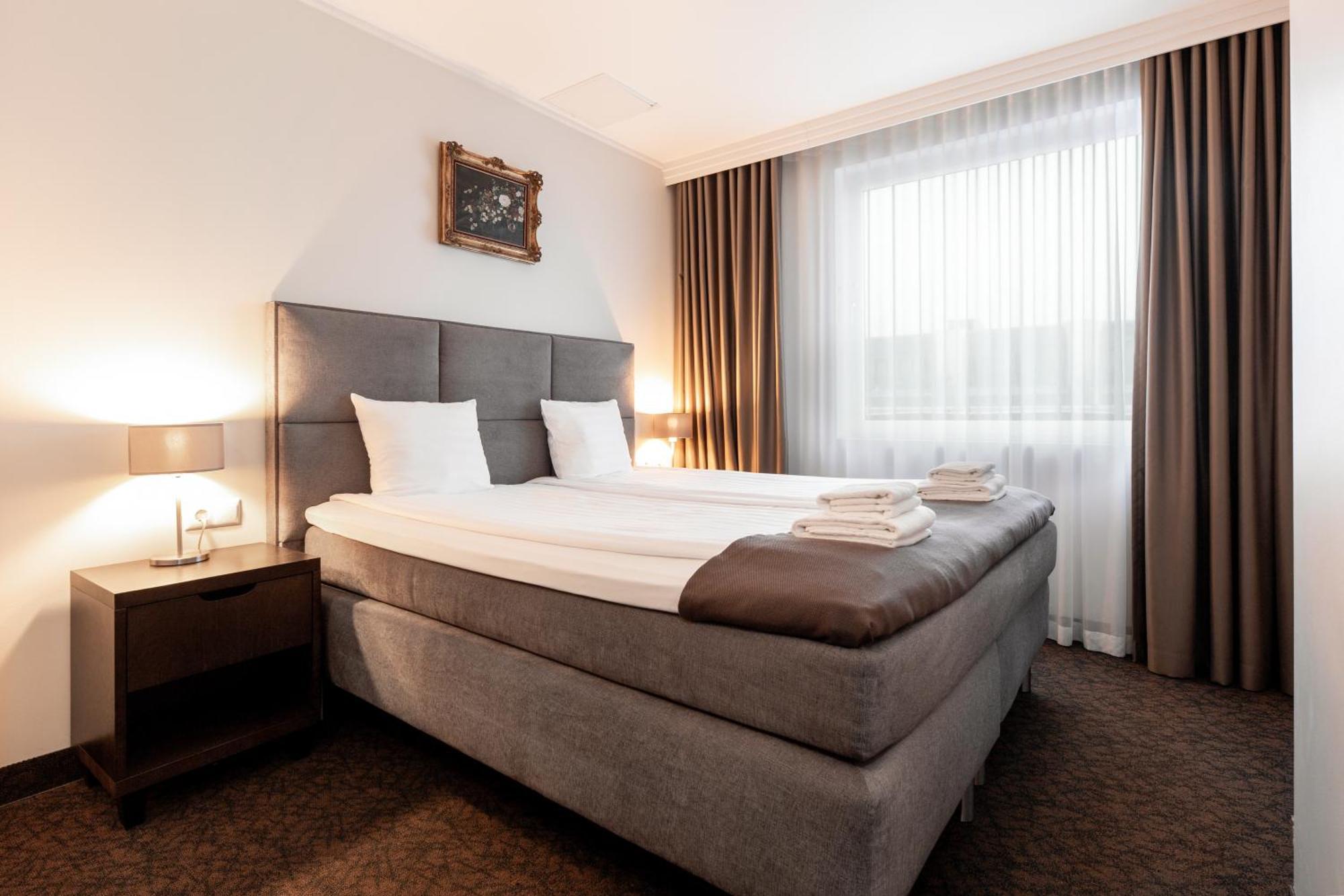 Adoryal Hotell Талин Екстериор снимка