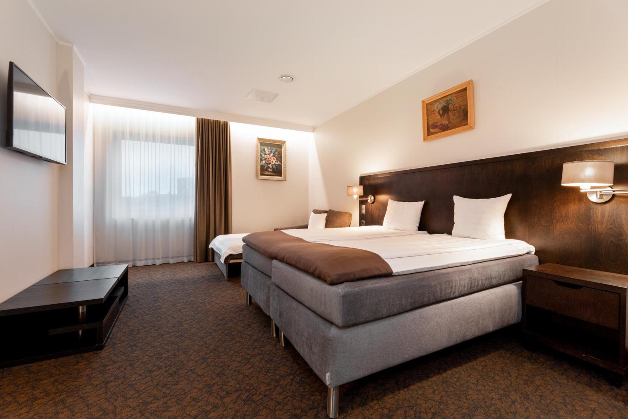 Adoryal Hotell Талин Екстериор снимка
